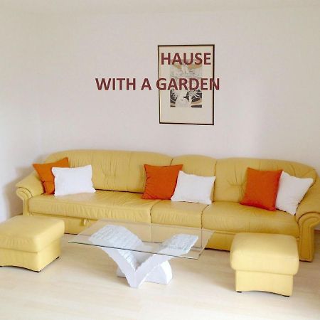 Flair Apartmanhaz Eger Luaran gambar