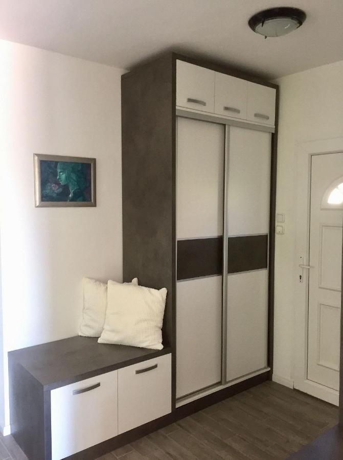 Flair Apartmanhaz Eger Luaran gambar