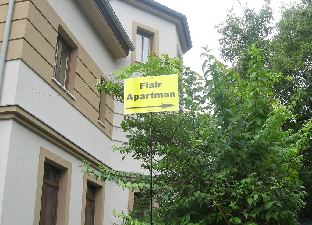 Flair Apartmanhaz Eger Luaran gambar